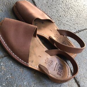 Pons Natural Leather Sandals - Brown